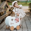Puppenwagen aus Holz mit Namen. Lauflernwagen. Erstes Geburtstagsgeschenk für ein einjähriges Mädchen