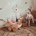 Personalisierter Holzpuppenlaufwagen, Lauflernwagen, Puderrosa Kinderwagen, Geschenk für Babyspielzeug