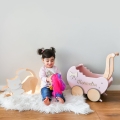 LIGHT RAINBOW Puppenwagen puderrosa Holz mit Namen, Spielzeug für Babys im ersten Lebensjahr